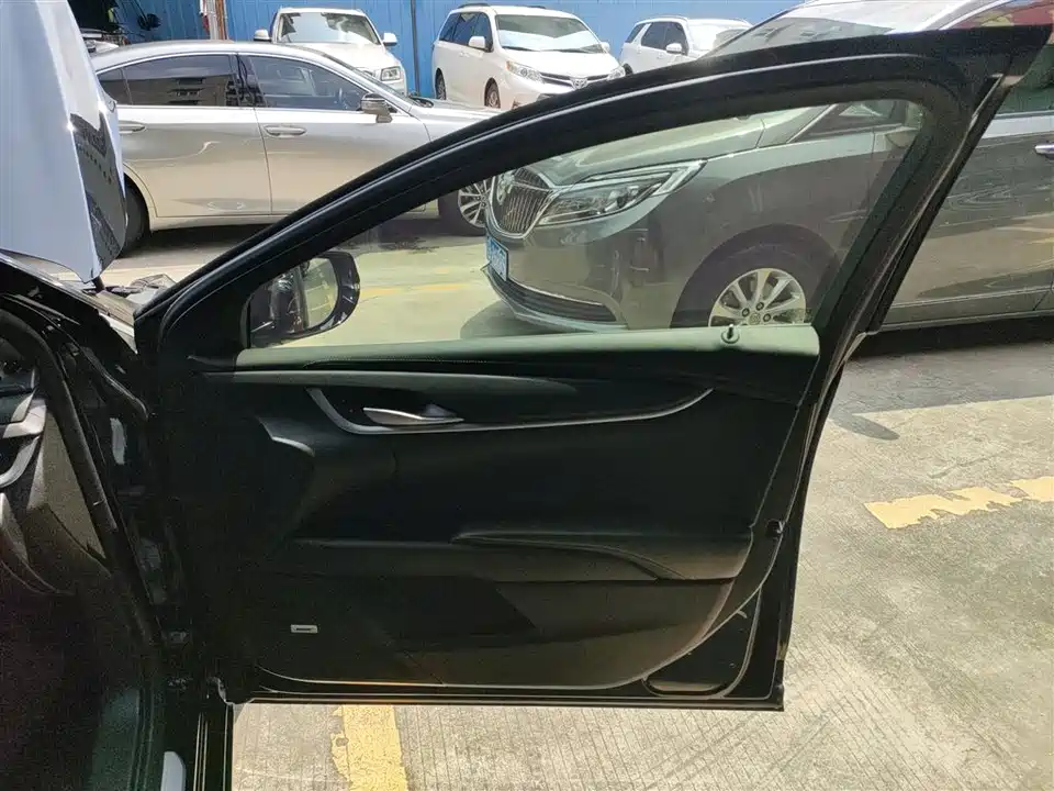 Cadillac XTS