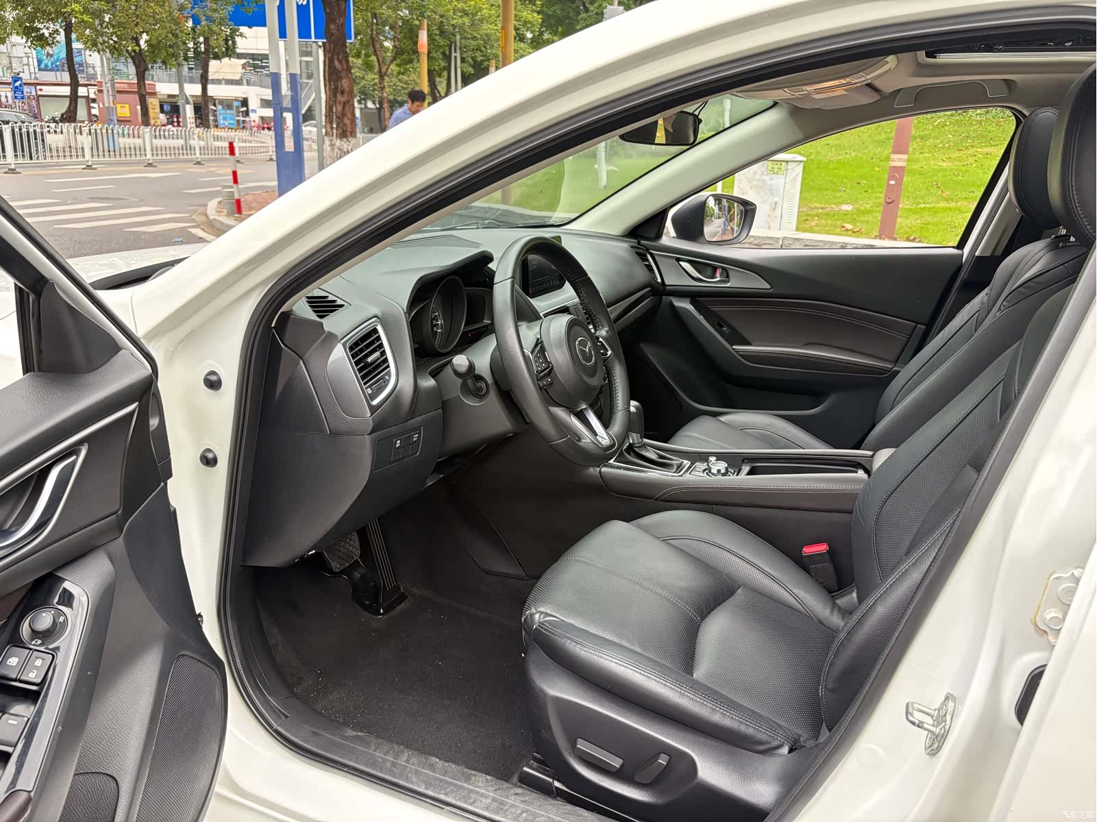 Mazda Mazda3, 2018 10