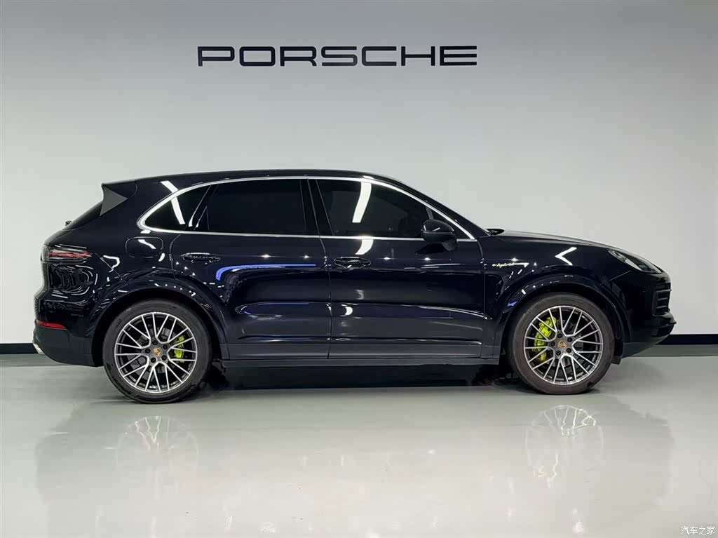 Porsche Cayenne, 2022 все фото