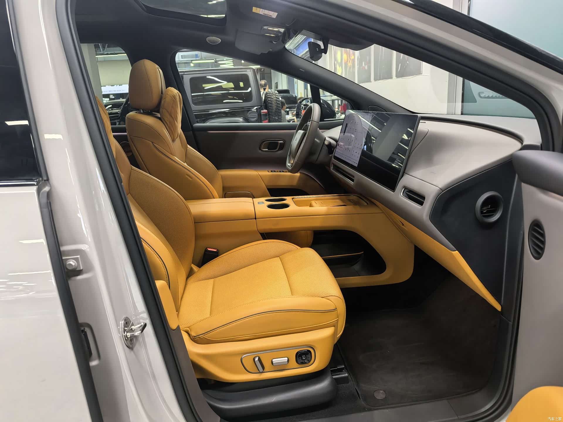 Li Auto i8, 2025 16