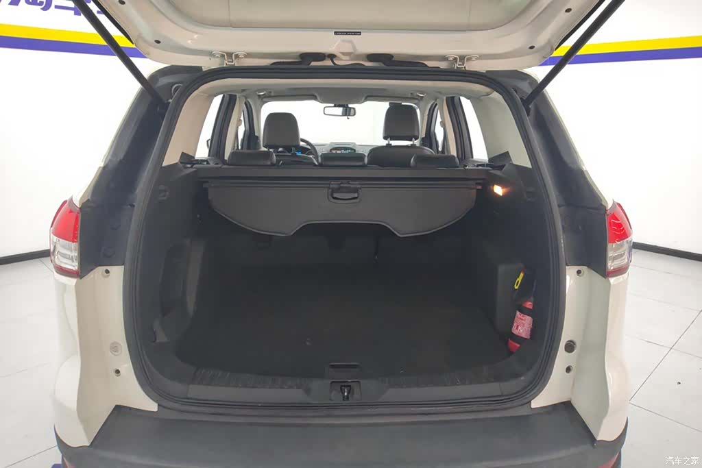 Ford Kuga, 2015 4