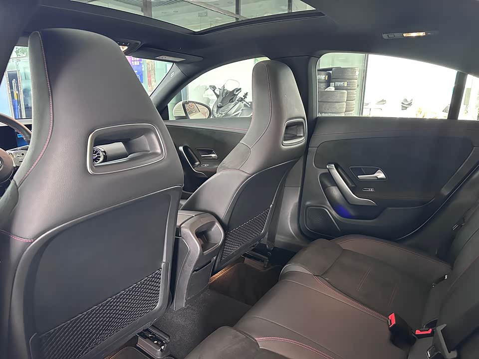Mercedes-Benz CLA