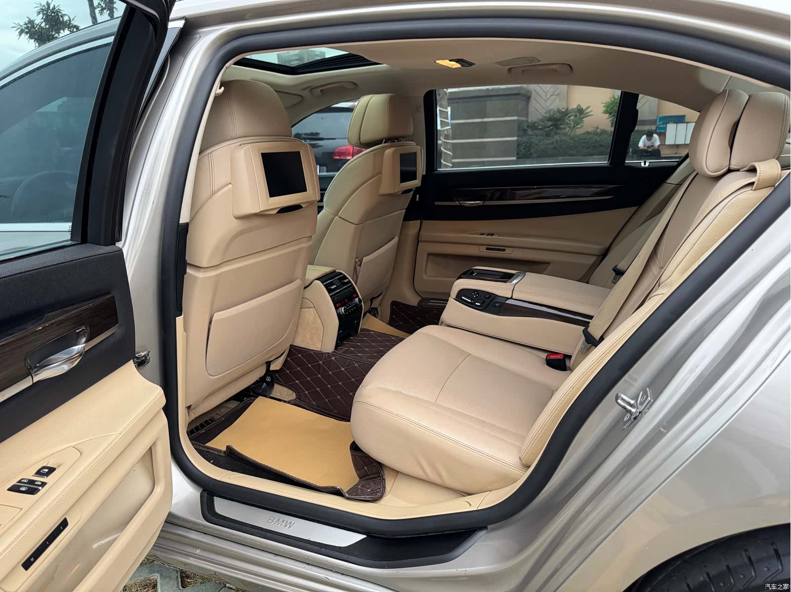 BMW 7 Series, 2012 11