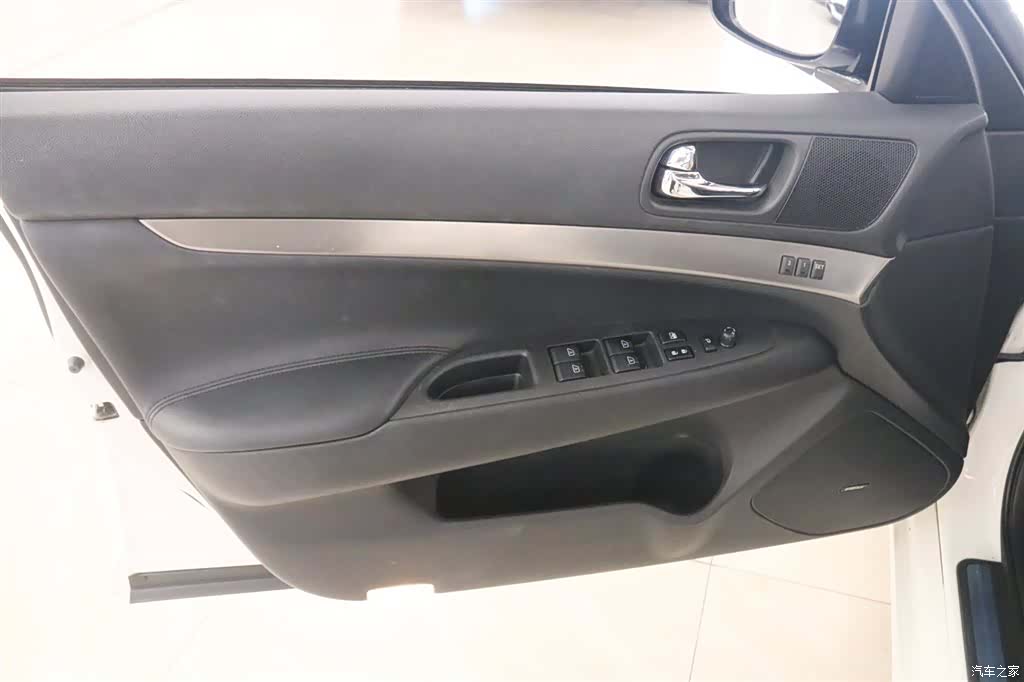 Infiniti G25, 2011 11