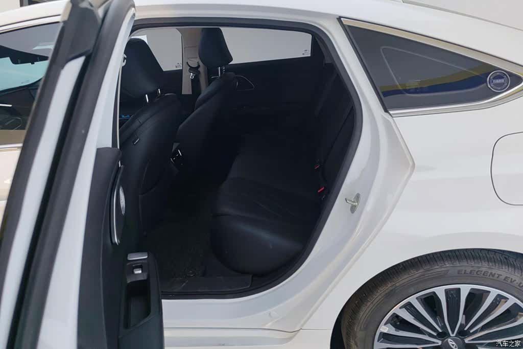 Chery A8L, 2025 11