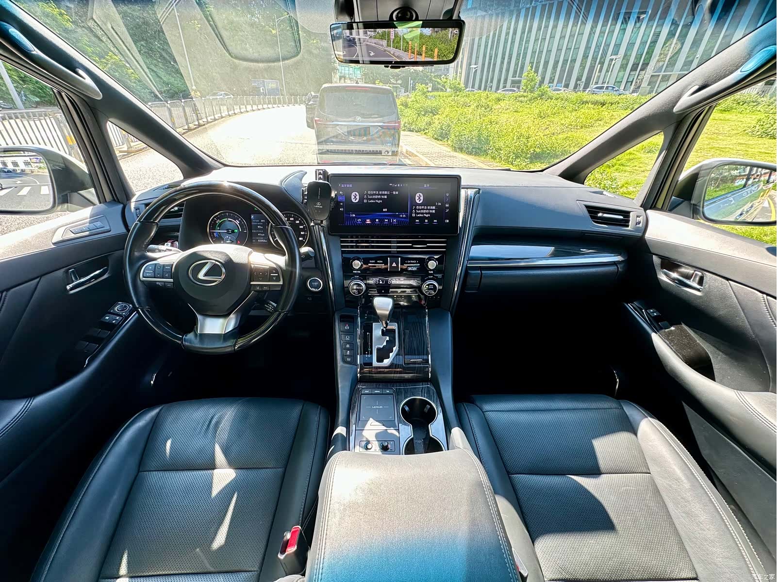 Lexus LM, 2020 19