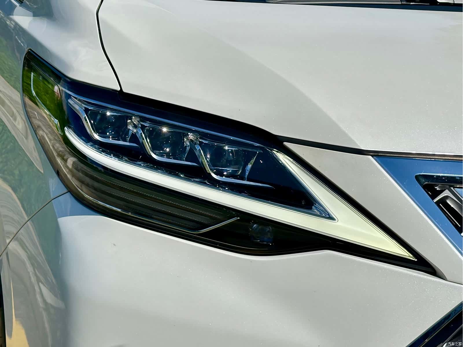 Lexus LM, 2020 11