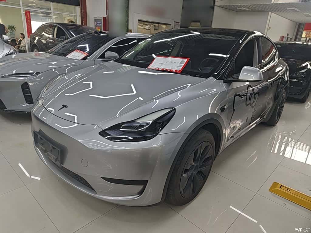 Tesla Model Y, 2024 1