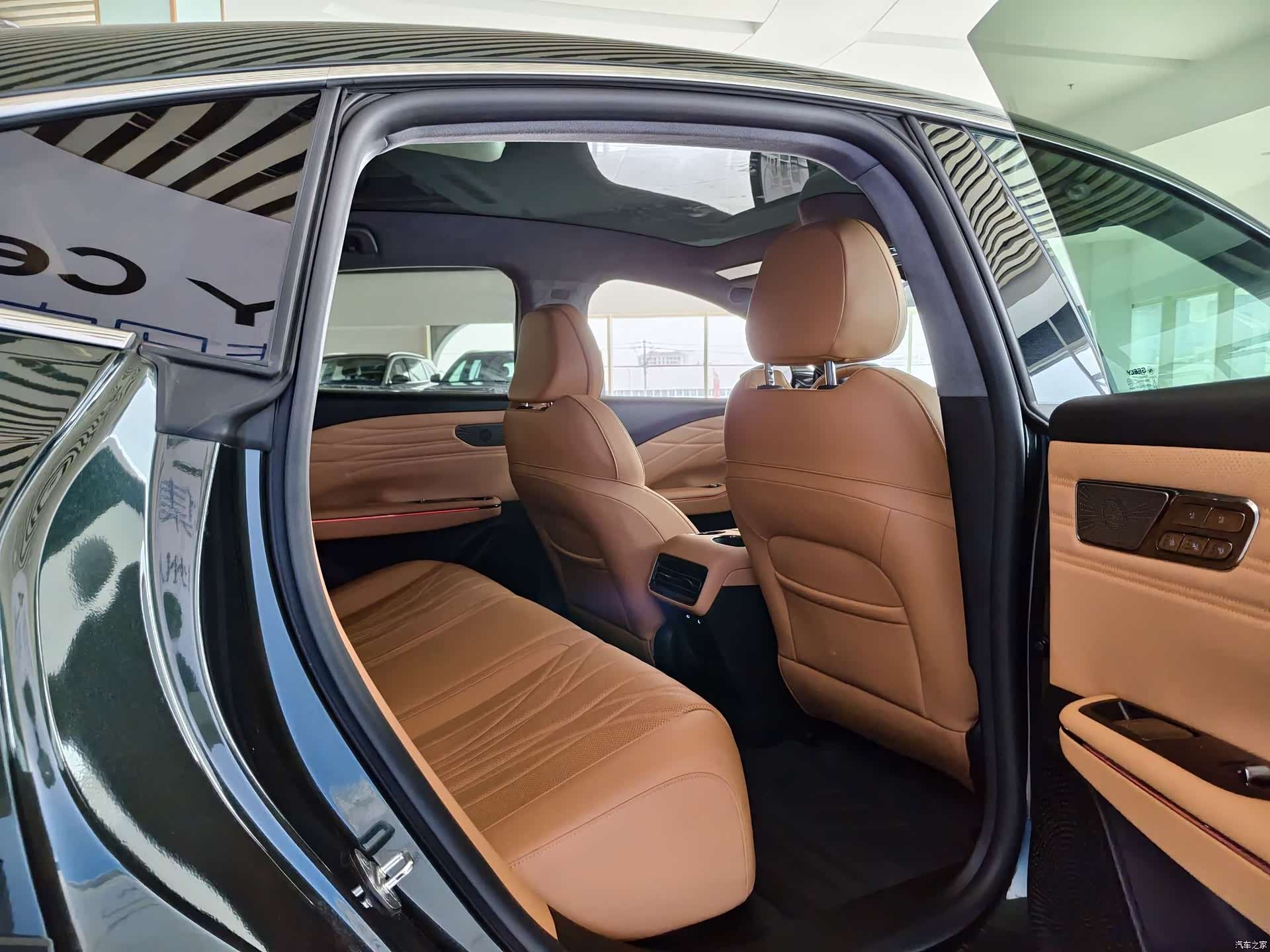 Geely 8, 2025 21