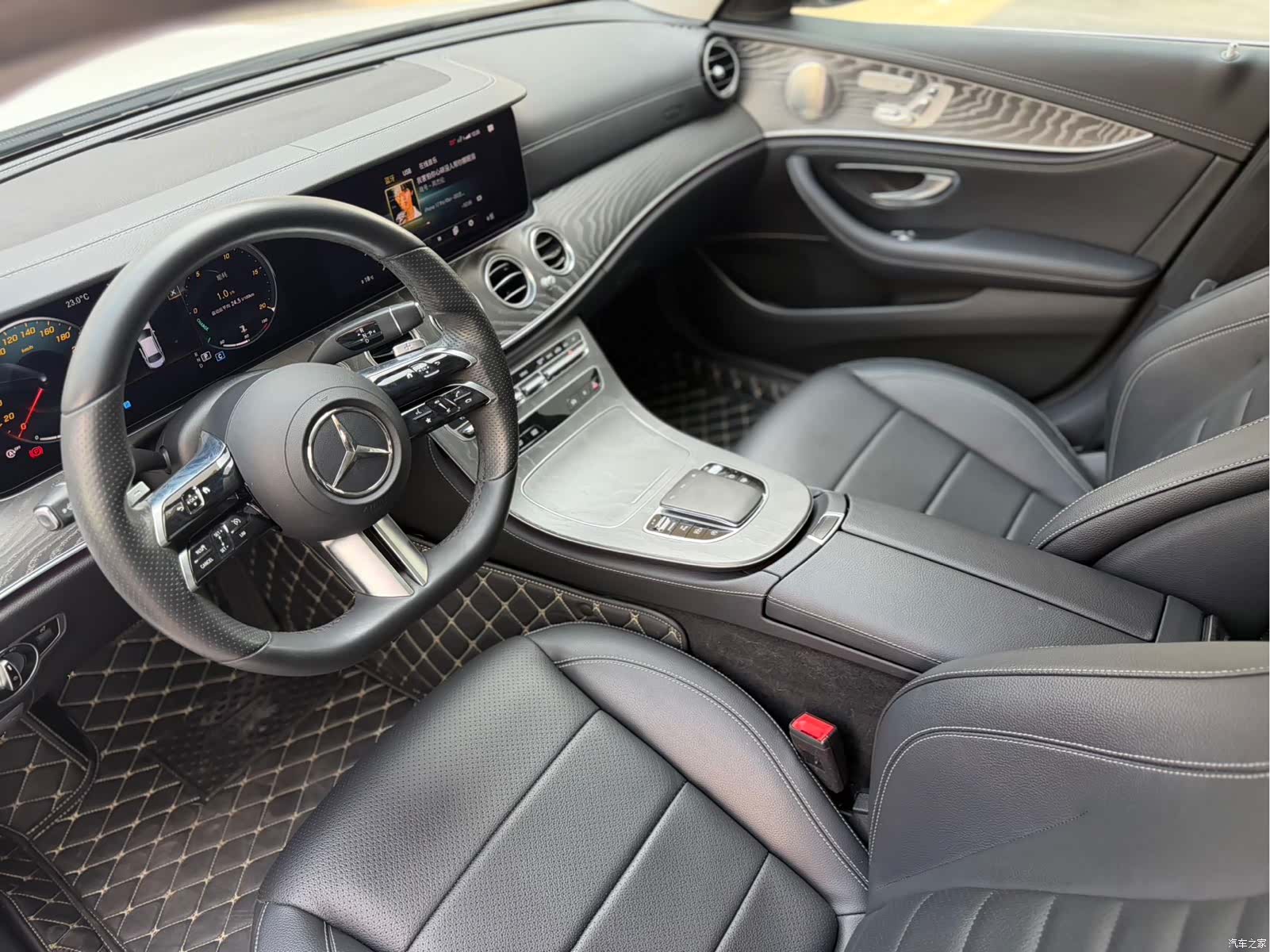 Mercedes-Benz E-Class, 2022 4