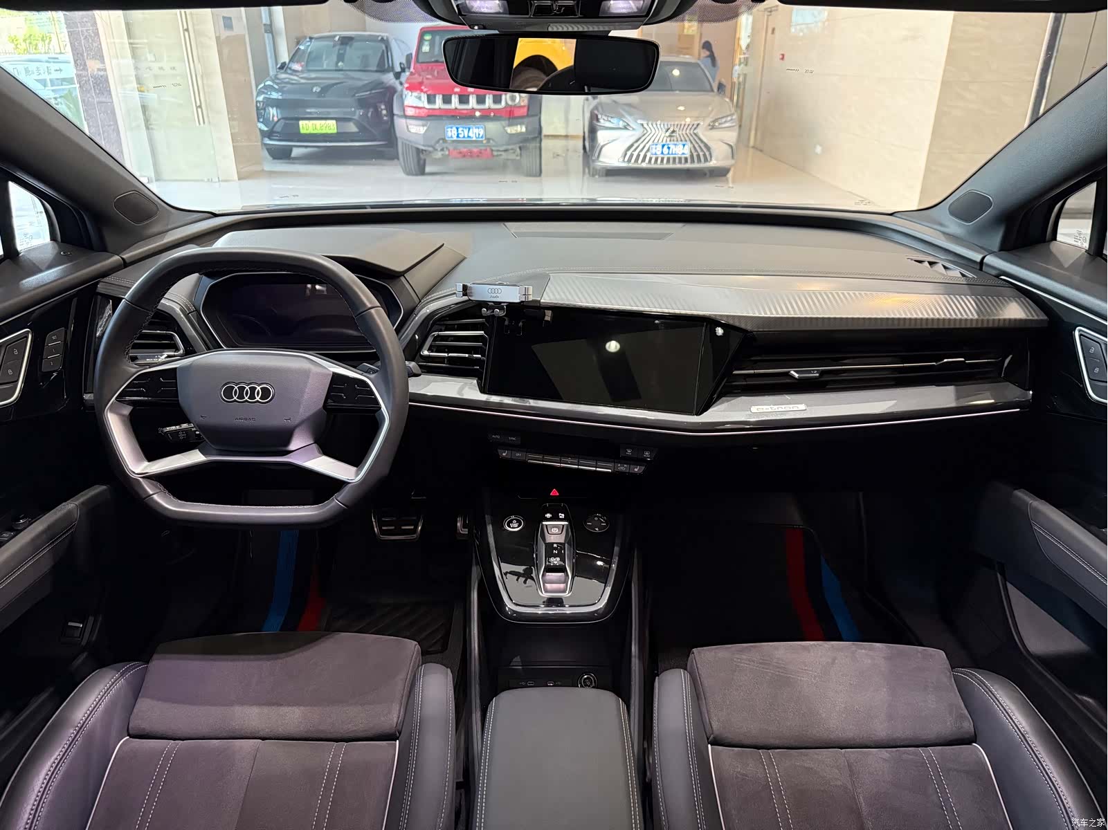 Audi Q4 e-tron, 2023 14