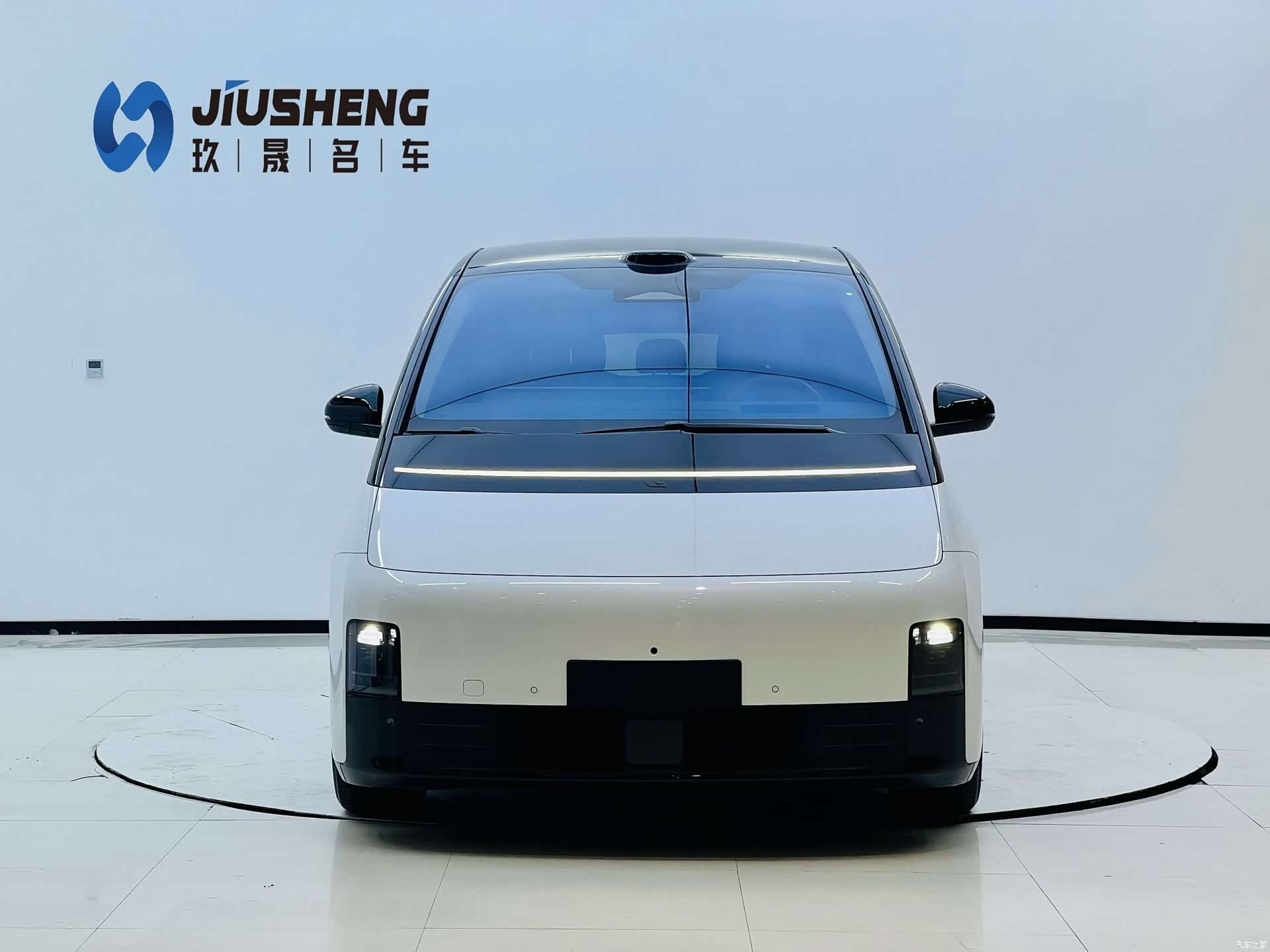Li Auto MEGA, 2025 3