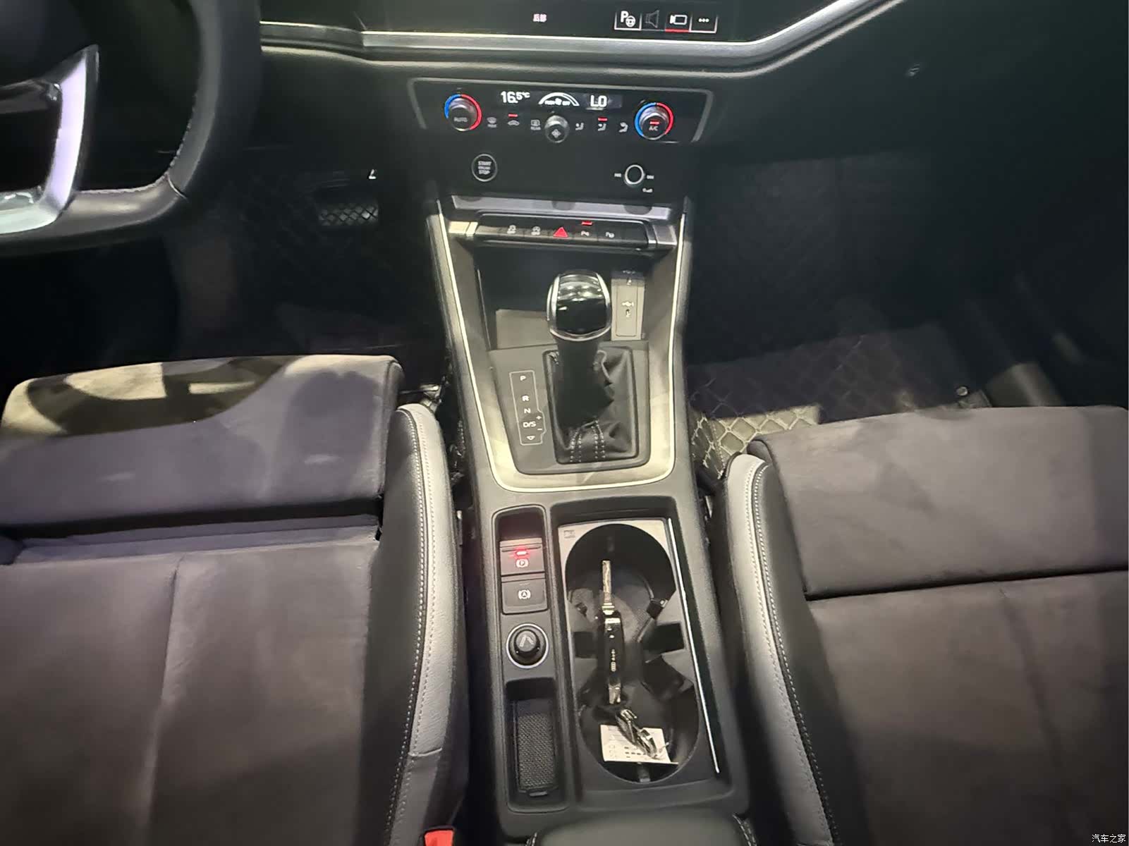 Audi Q3, 2023 14