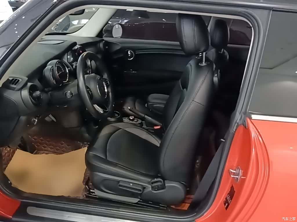 Mini ONE, 2019 15