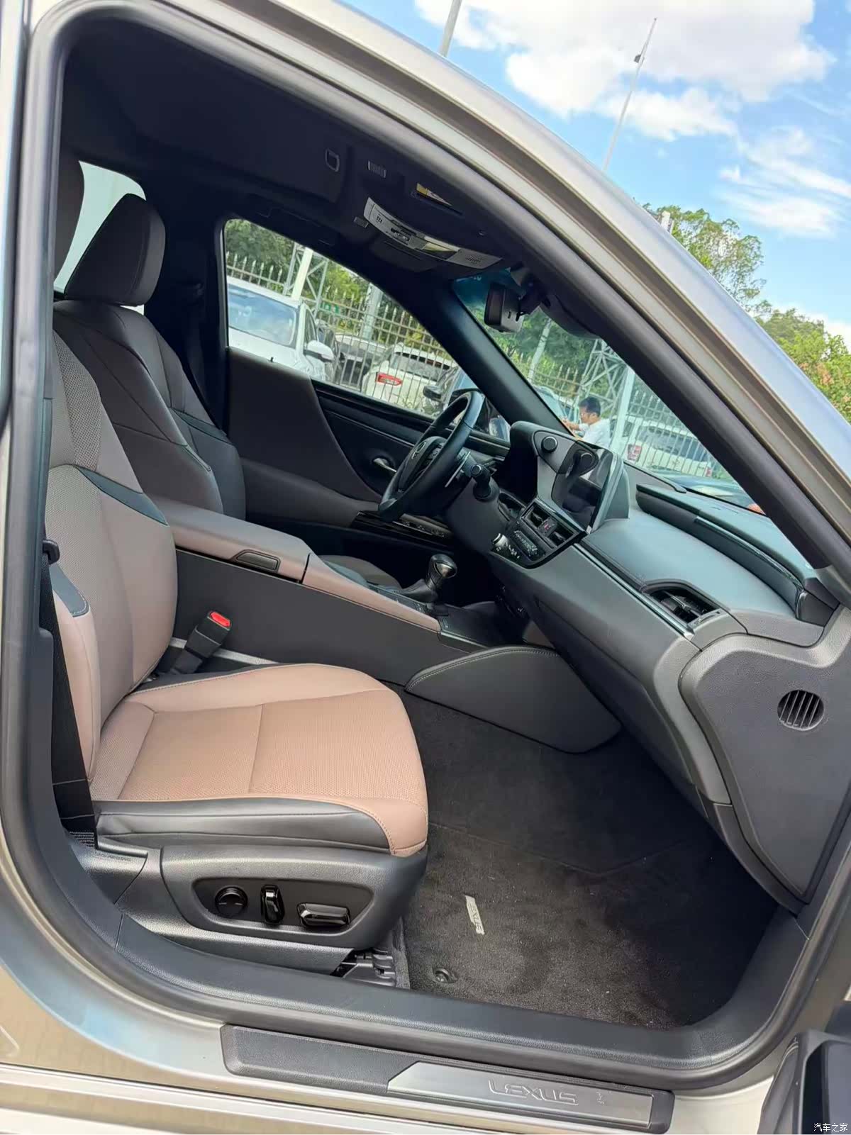 Lexus ES, 2022 6