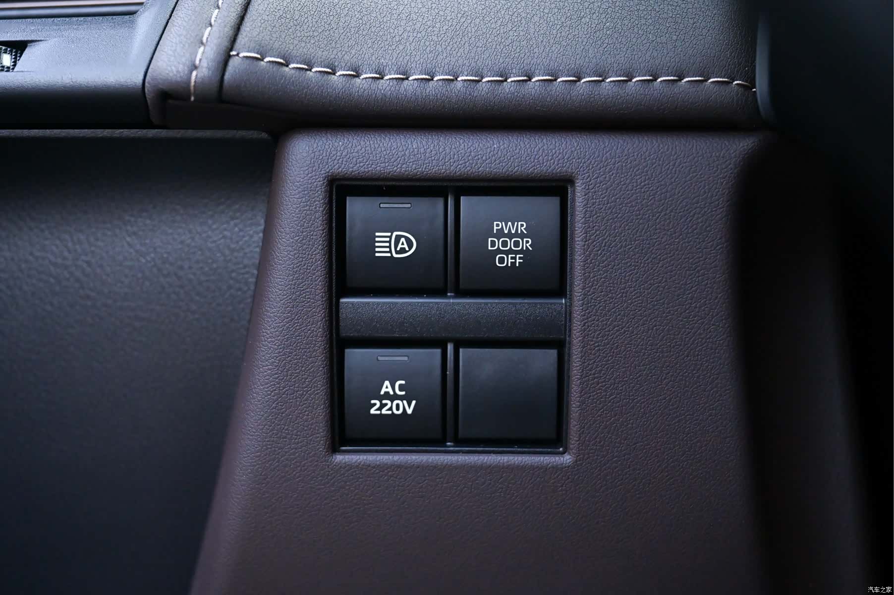 Toyota Vellfire, 2023 17