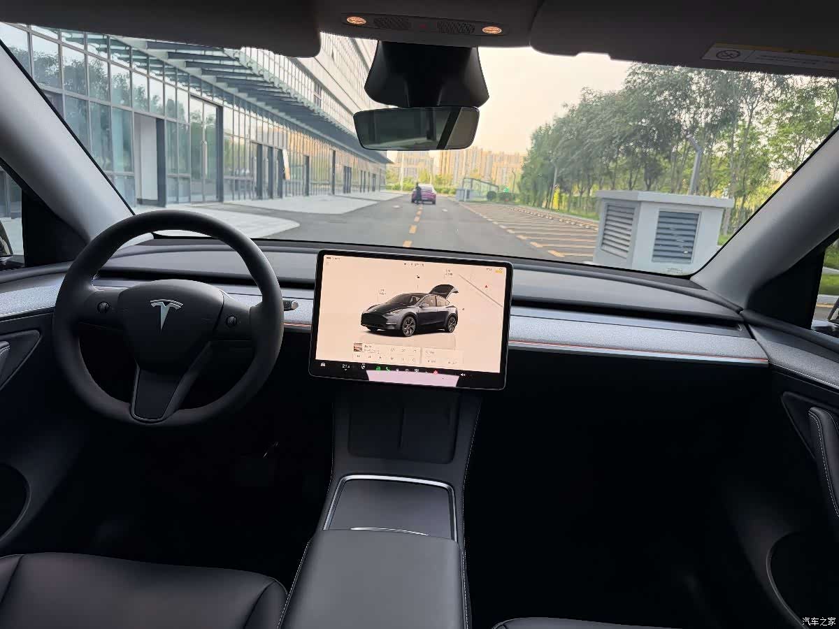 Tesla Model Y, 2024 10
