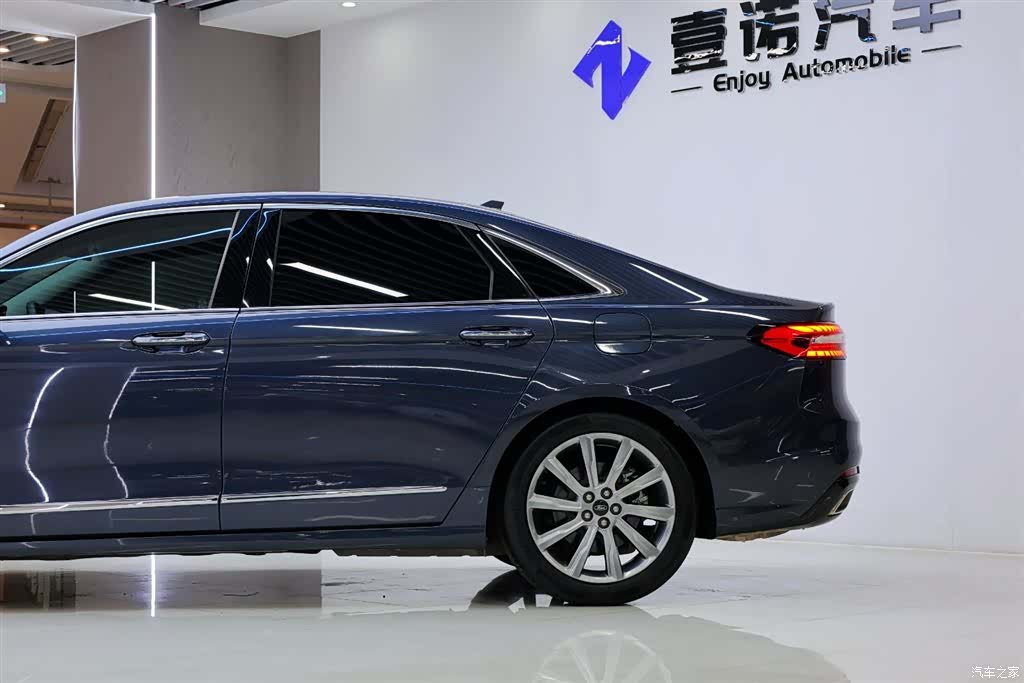 Ford Taurus, 2022 4