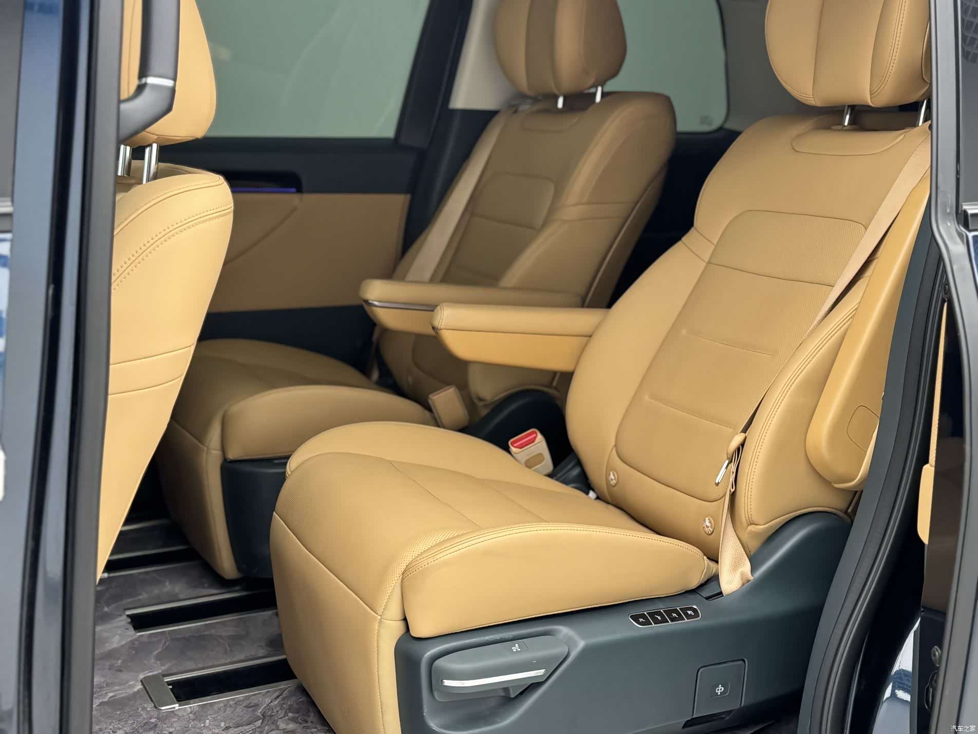 Trumpchi E8, 2023 6