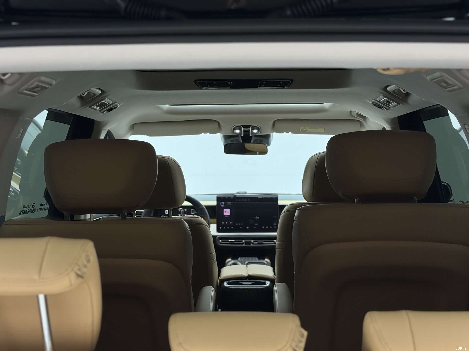 Trumpchi E8, 2023 19
