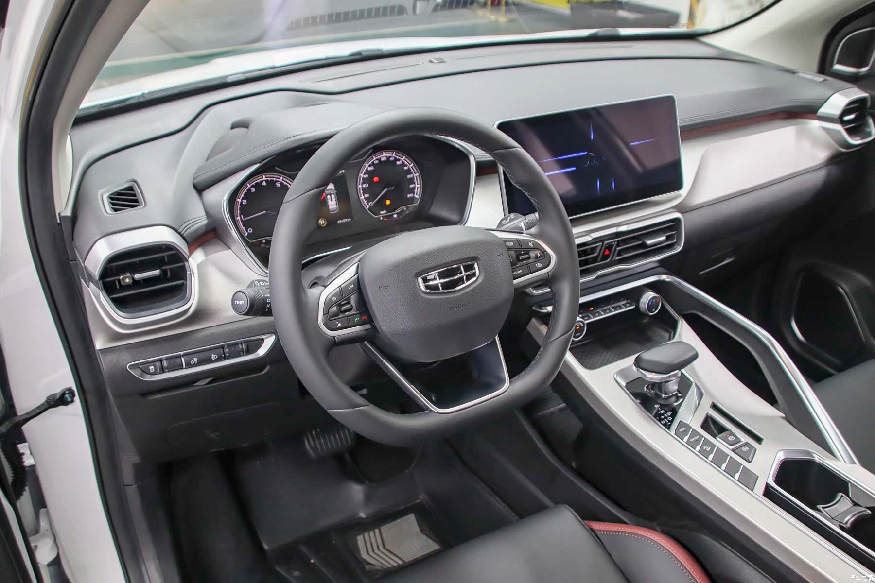 Geely Coolray, 2022 все фото