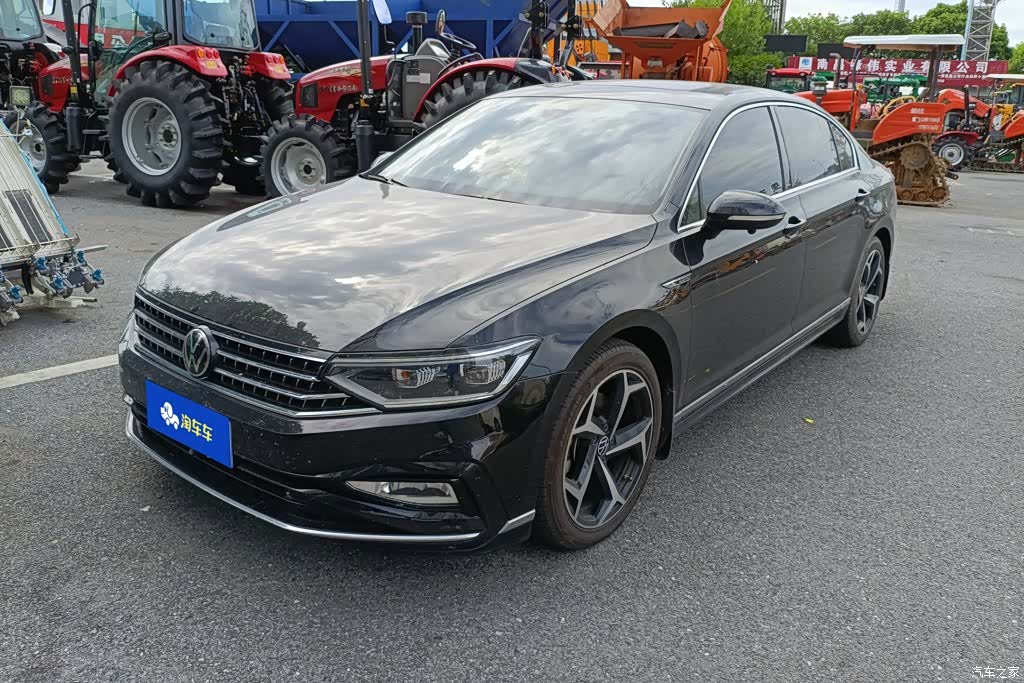 Volkswagen Magotan, 2022 1