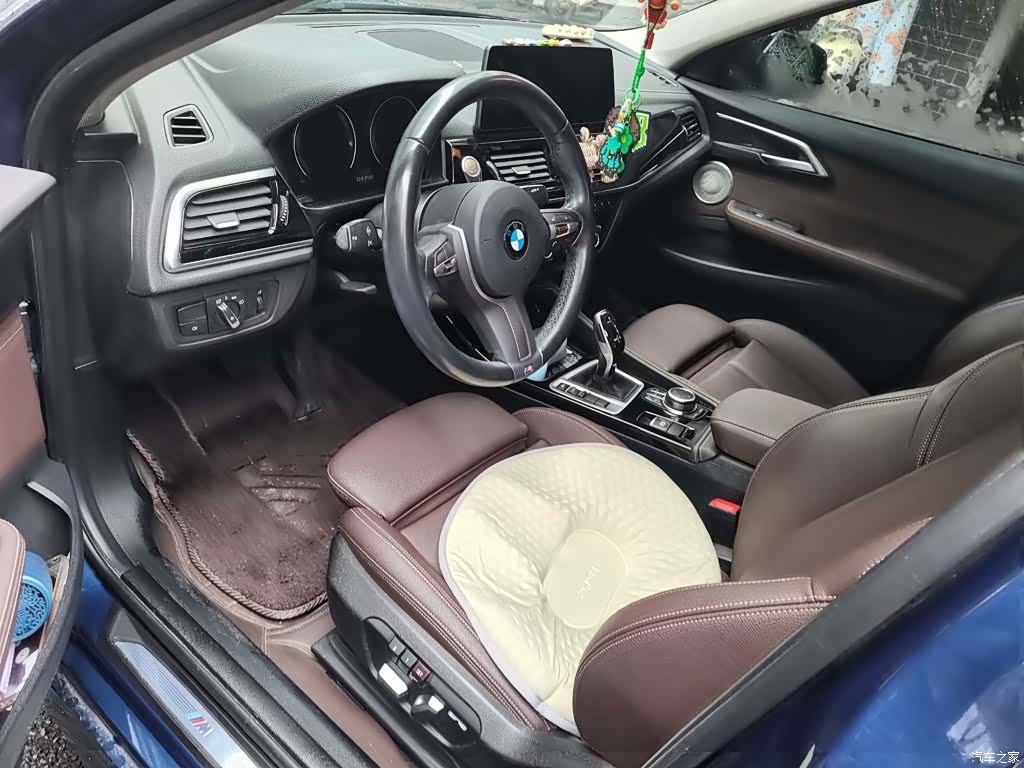 BMW 1 Series, 2022 все фото