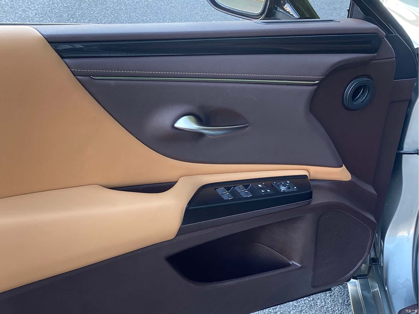 Lexus ES, 2021 7