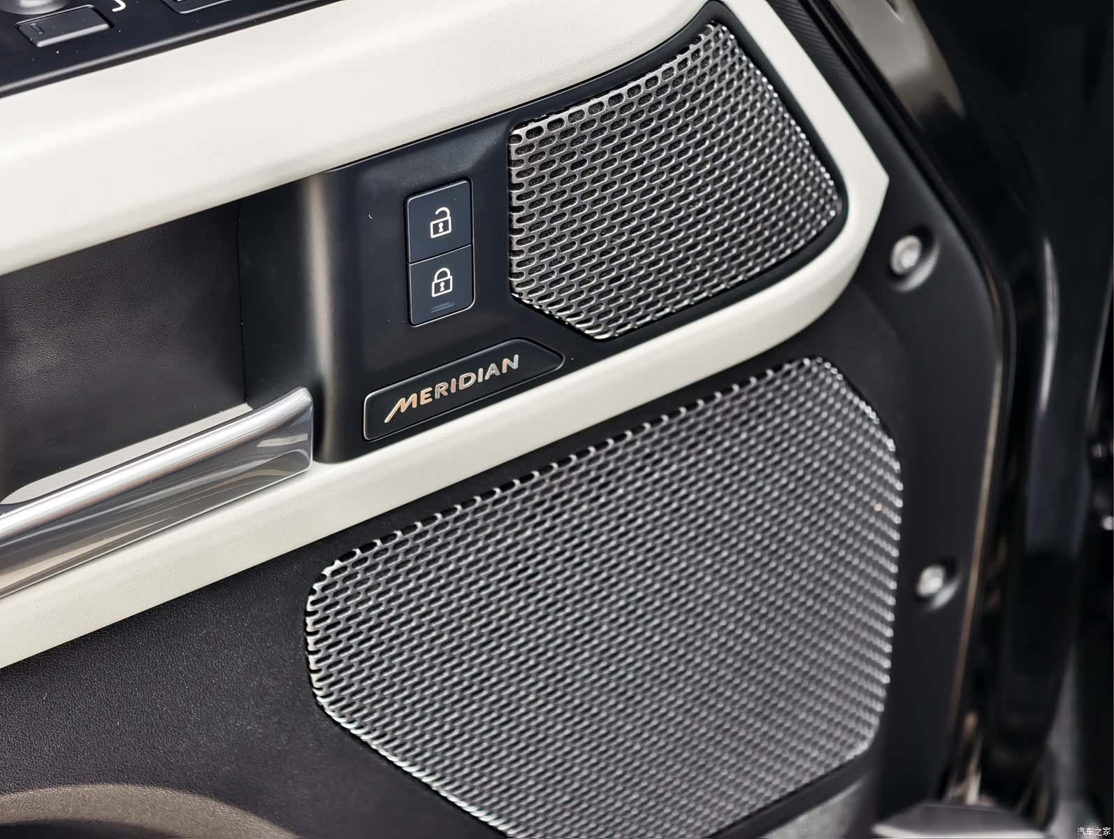 Land Rover Defender, 2024 7