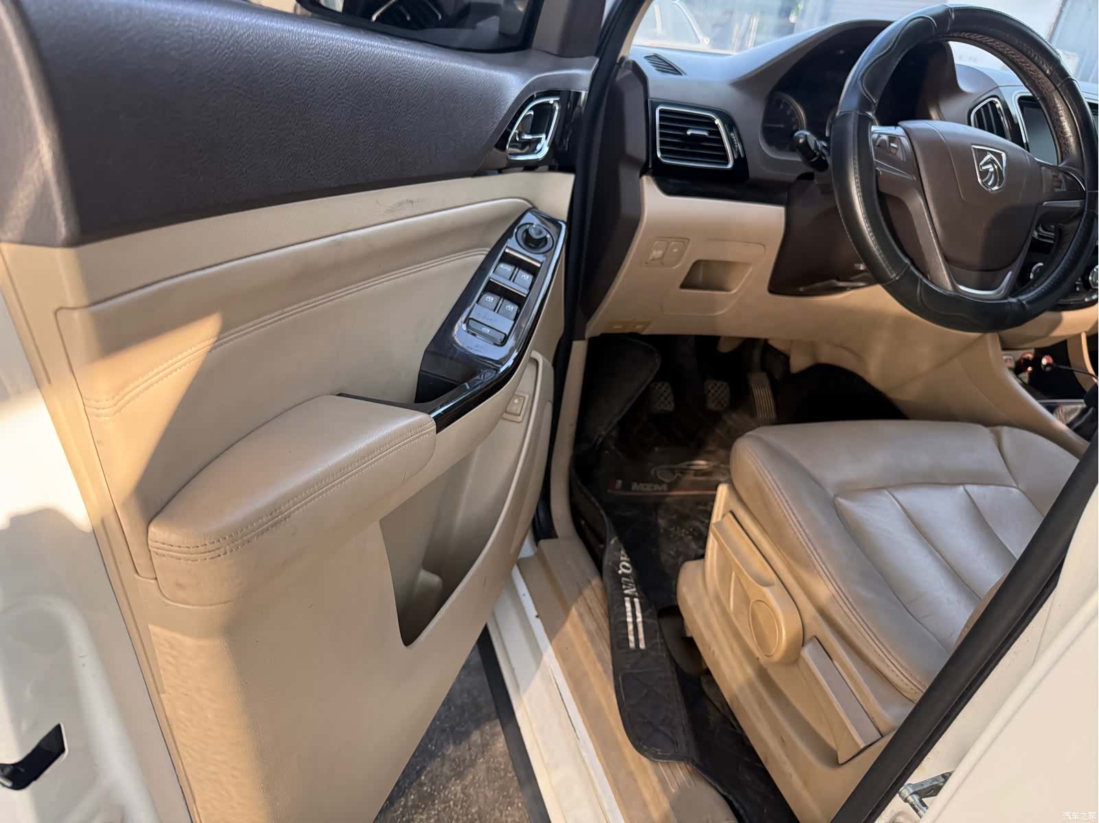 Wuling 730, 2015 4