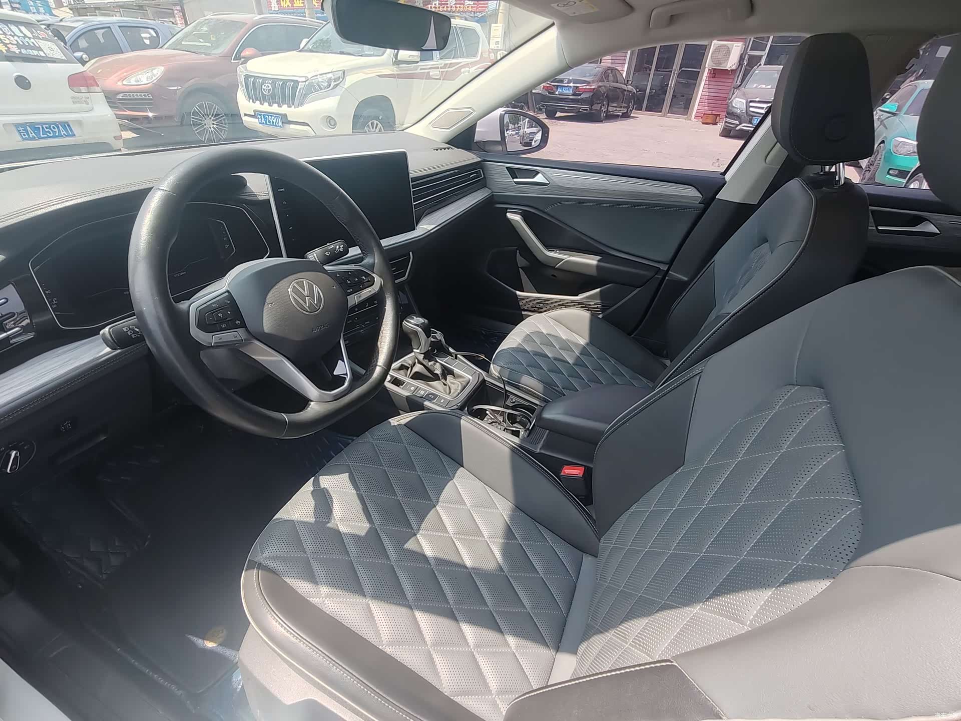 Volkswagen Sagitar, 2022 7