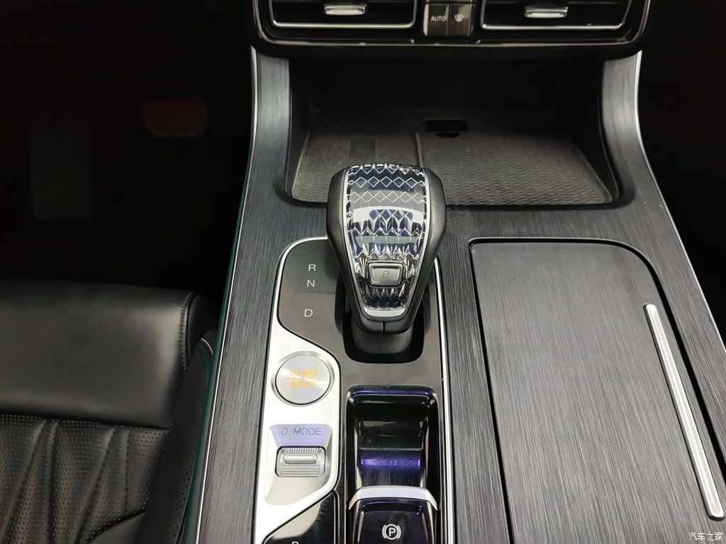 Trumpchi GS8, 2022 13