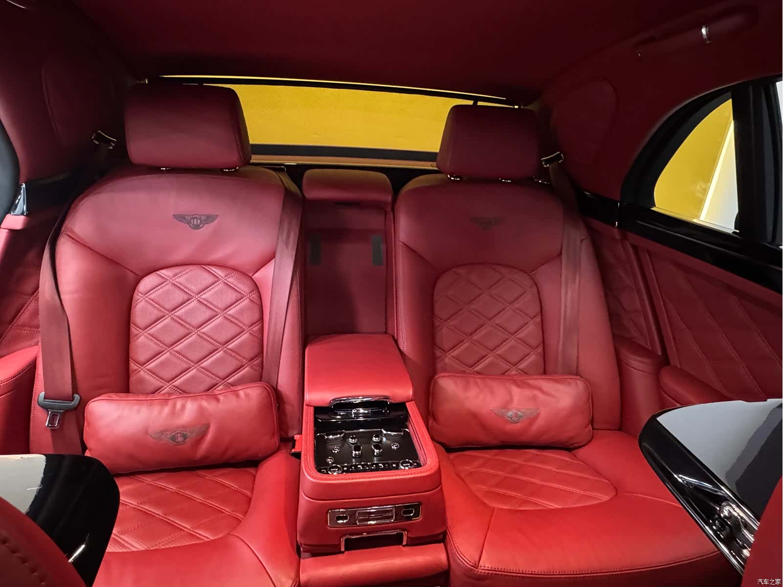 Bentley Mulsanne, 2018 25