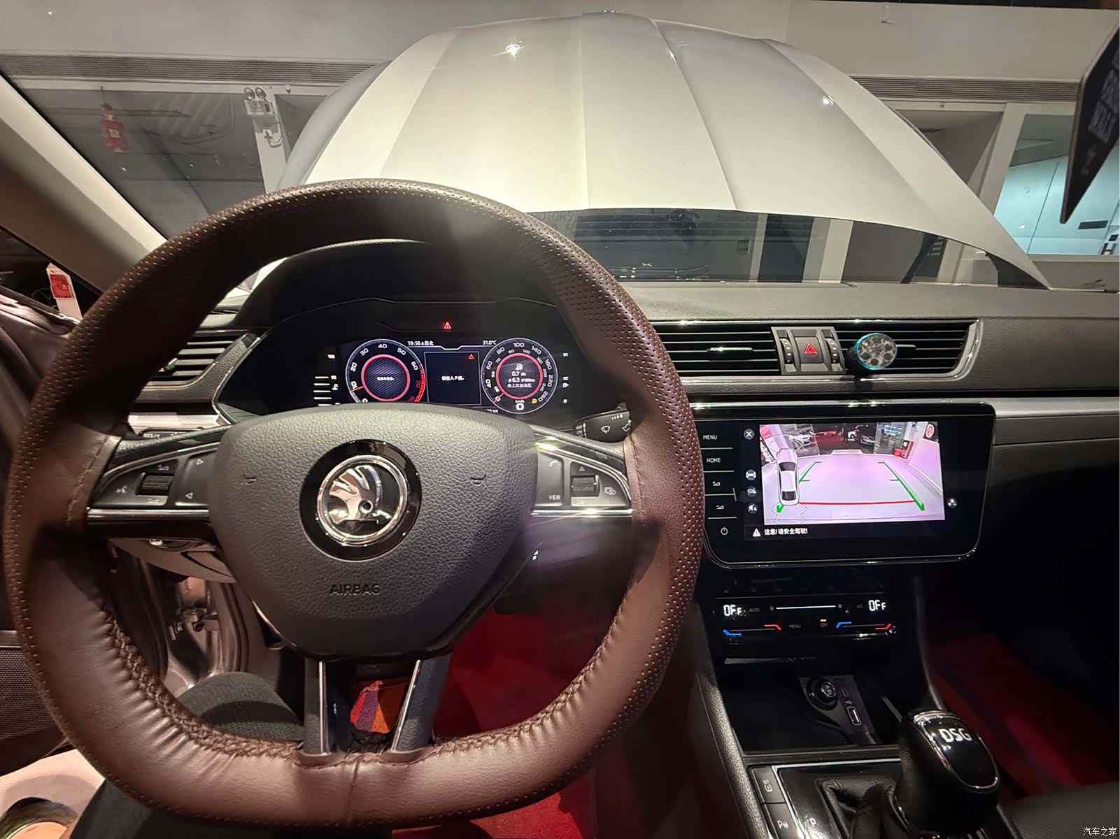 Skoda Superb, 2023 13