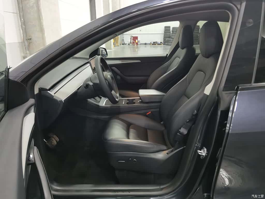 Tesla Model Y, 2024 10
