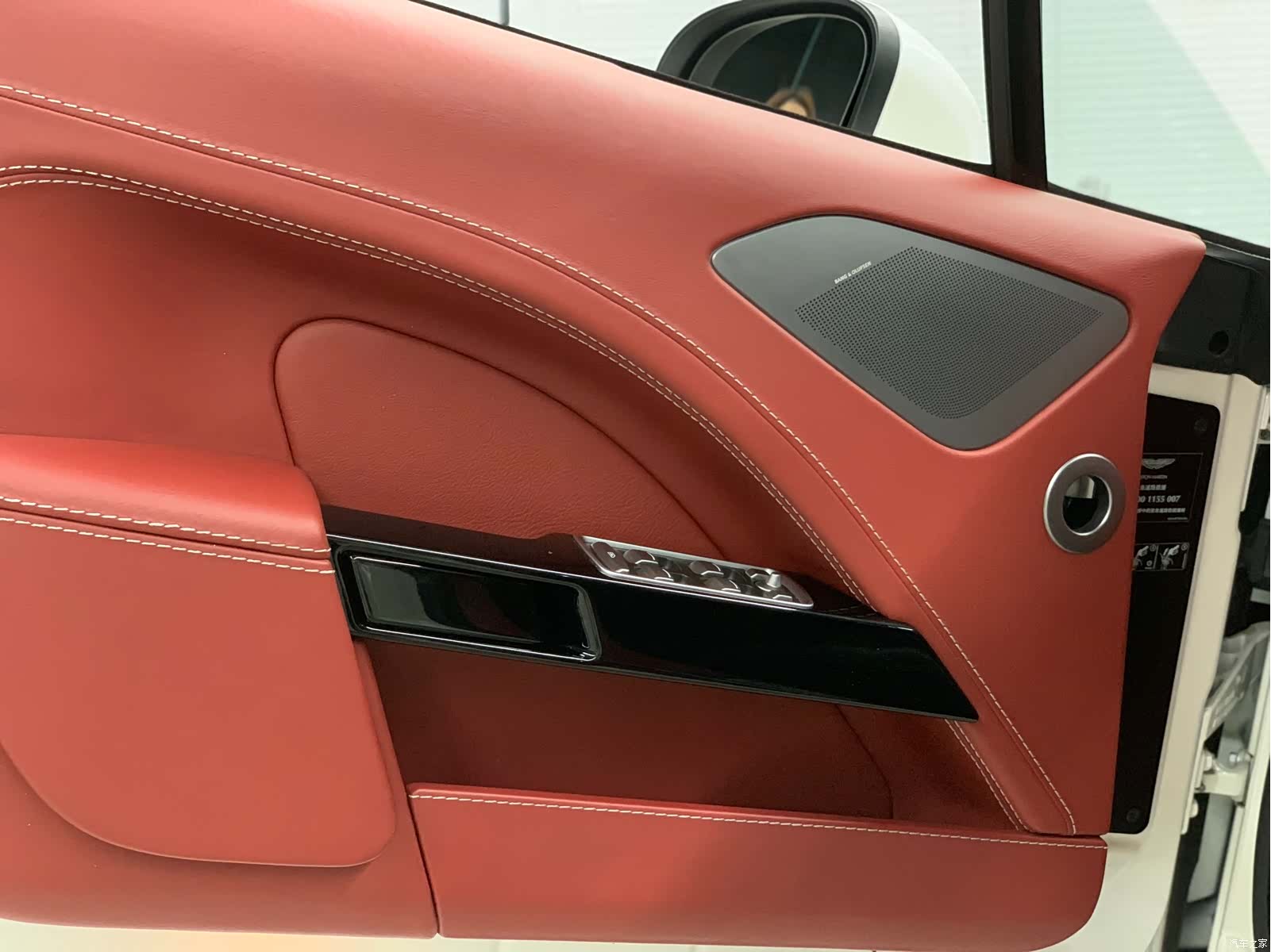 Aston Martin Rapide, 2013 6