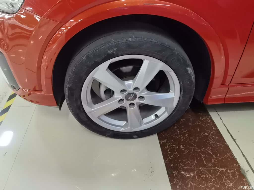 Audi Q2L, 2018 23