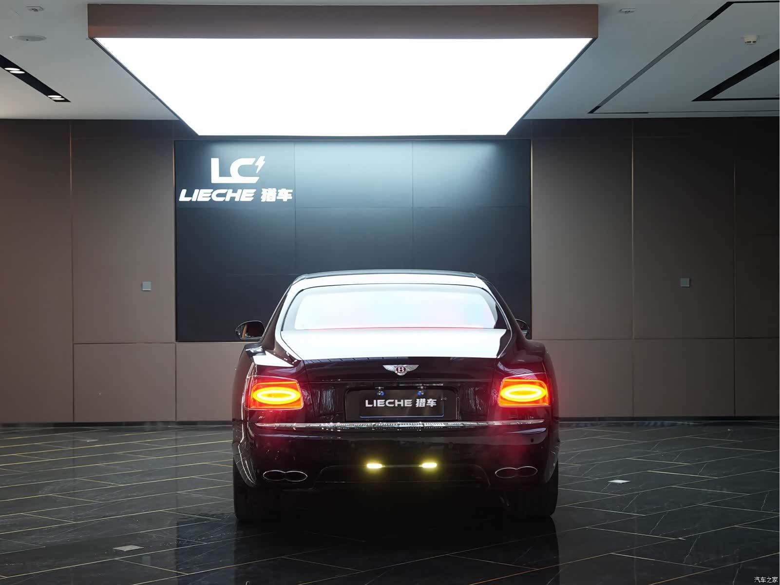 Bentley Flying Spur, 2018 17