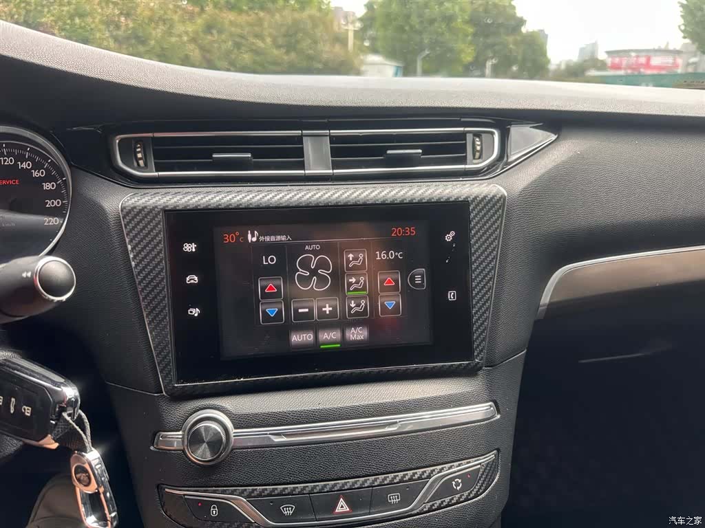 Peugeot 408, 2016 6