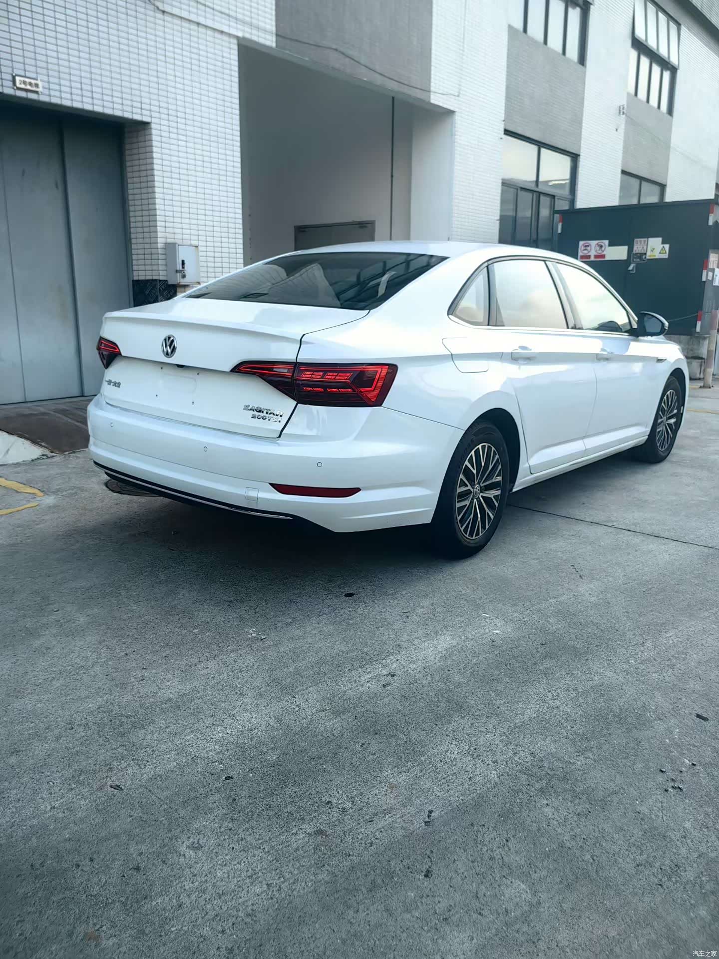 Volkswagen Sagitar, 2020 4