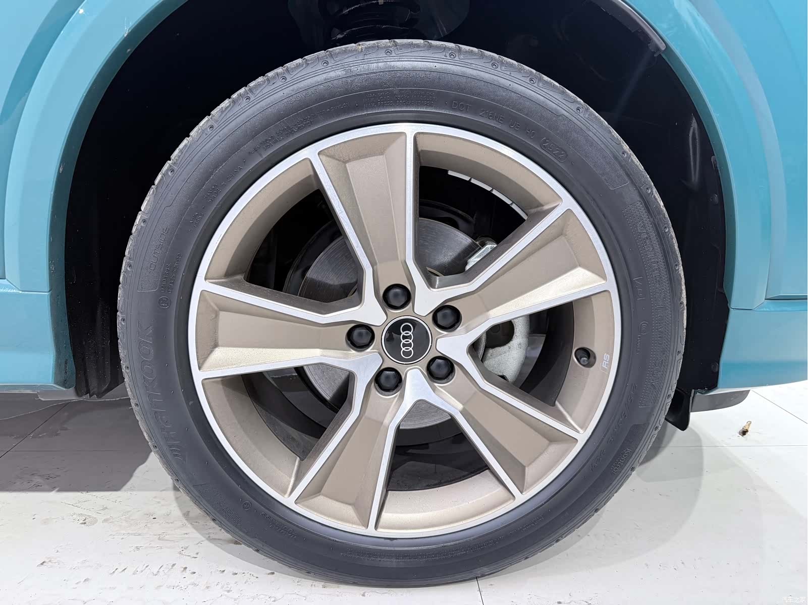 Audi Q2L, 2023 15