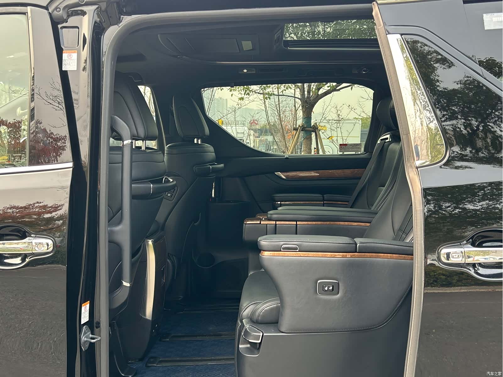 Toyota Alphard, 2017 7