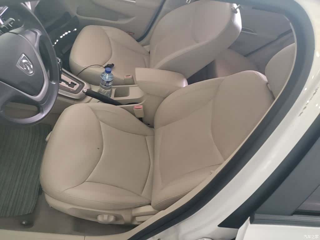 Wuling 630, 2015 15