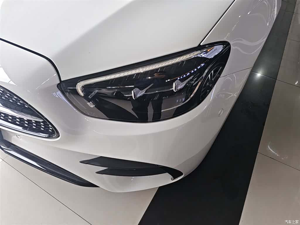Mercedes-Benz E-Class, 2021 24