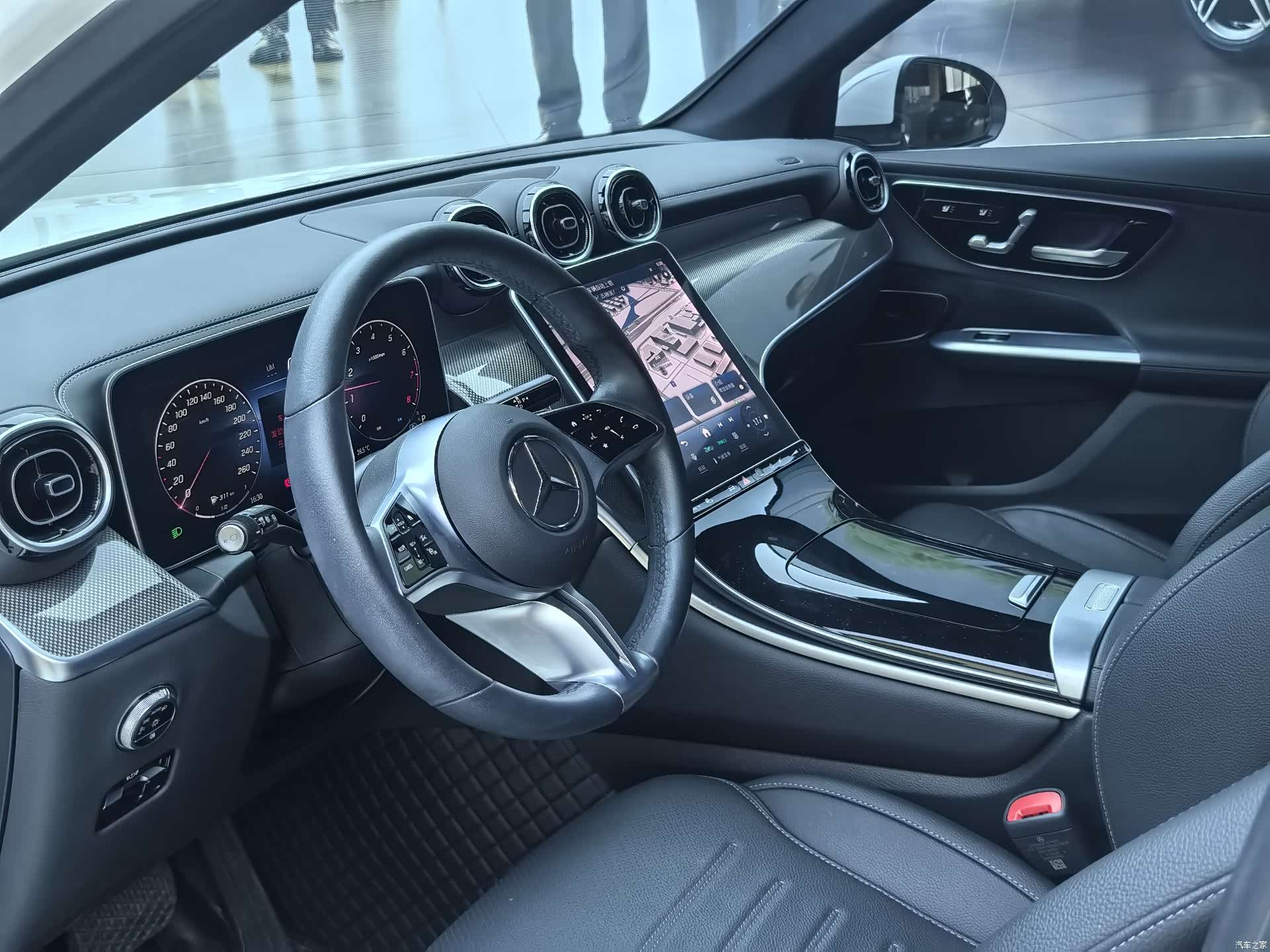 Mercedes-Benz GLC, 2023 12