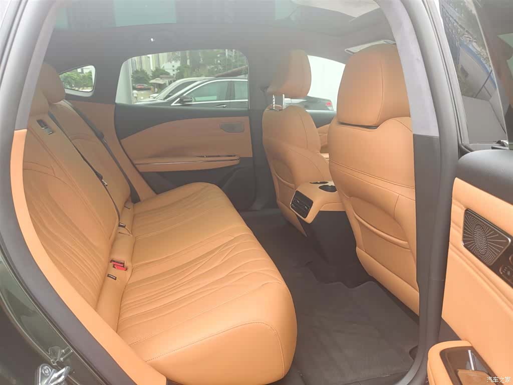 Geely 8, 2025 15