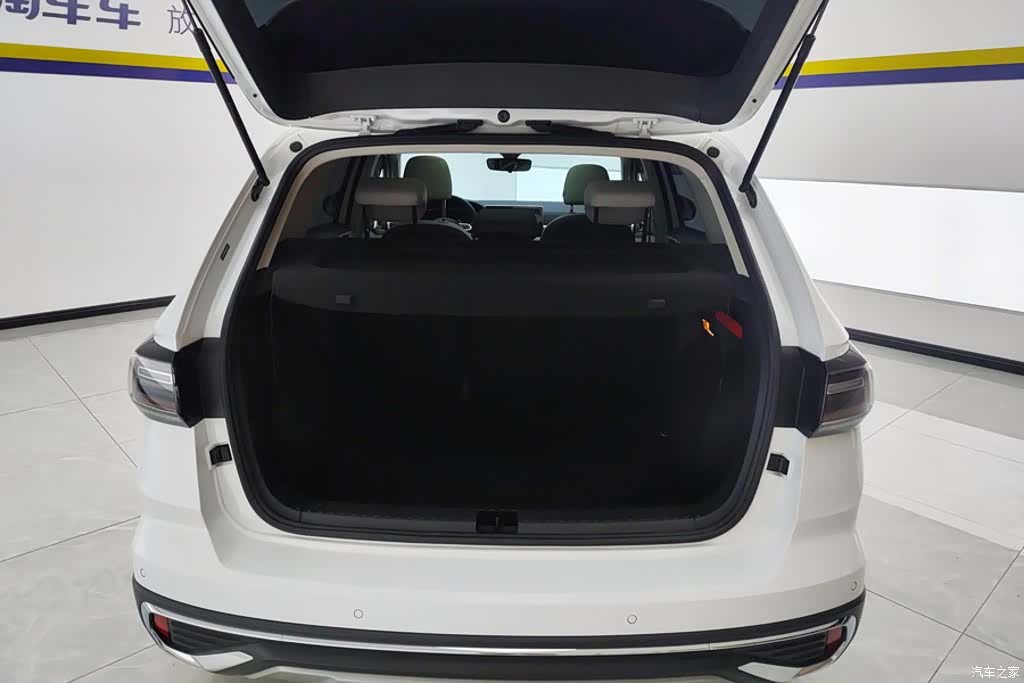 Volkswagen Tharu, 2025 4