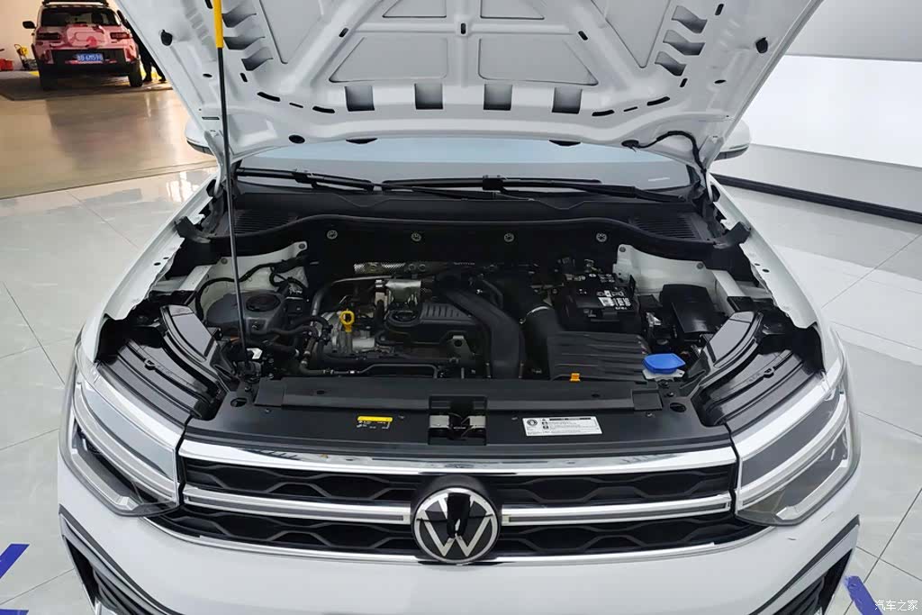 Volkswagen Tharu, 2025 10
