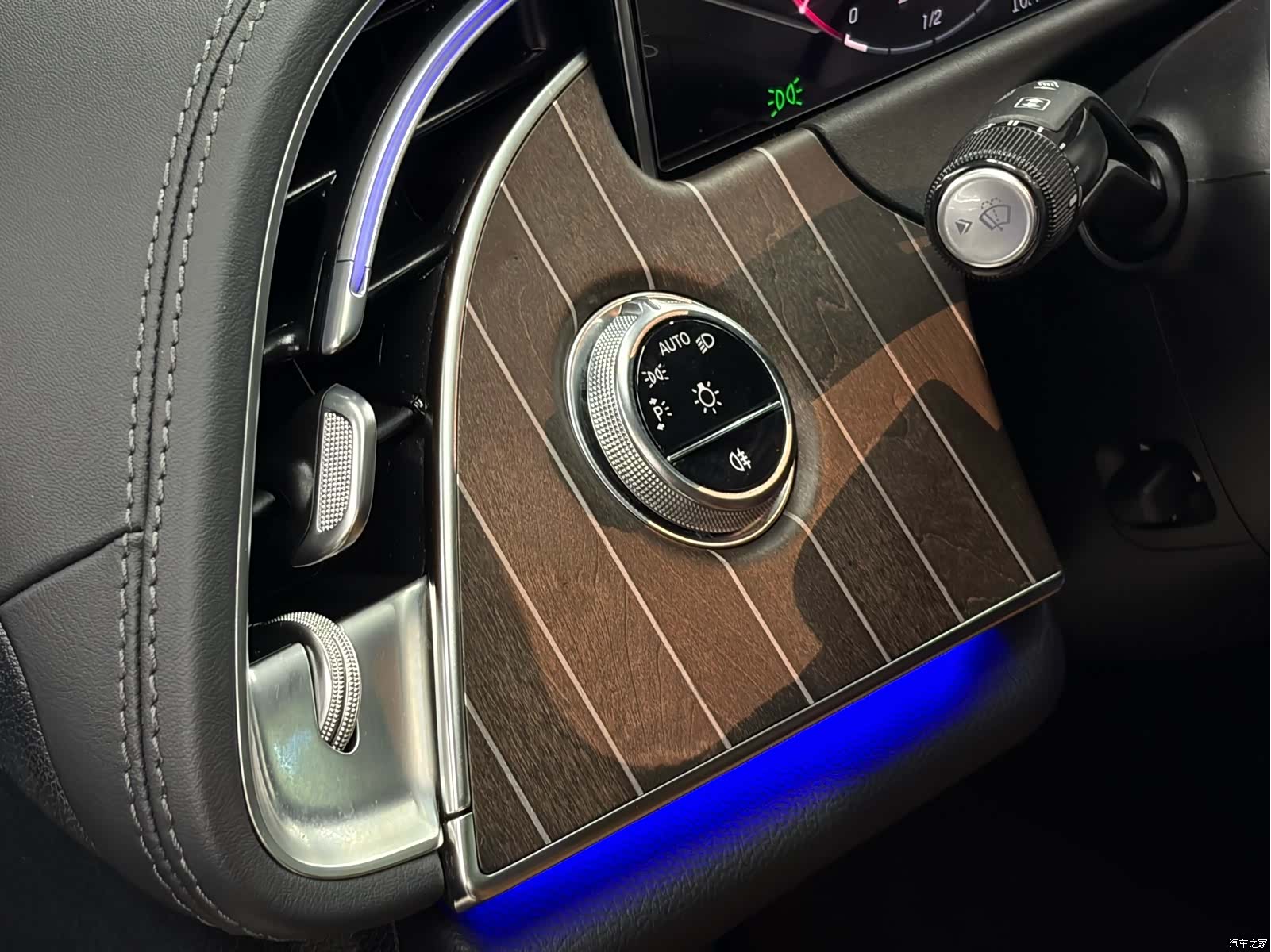 Mercedes-Benz E-Class, 2024 19