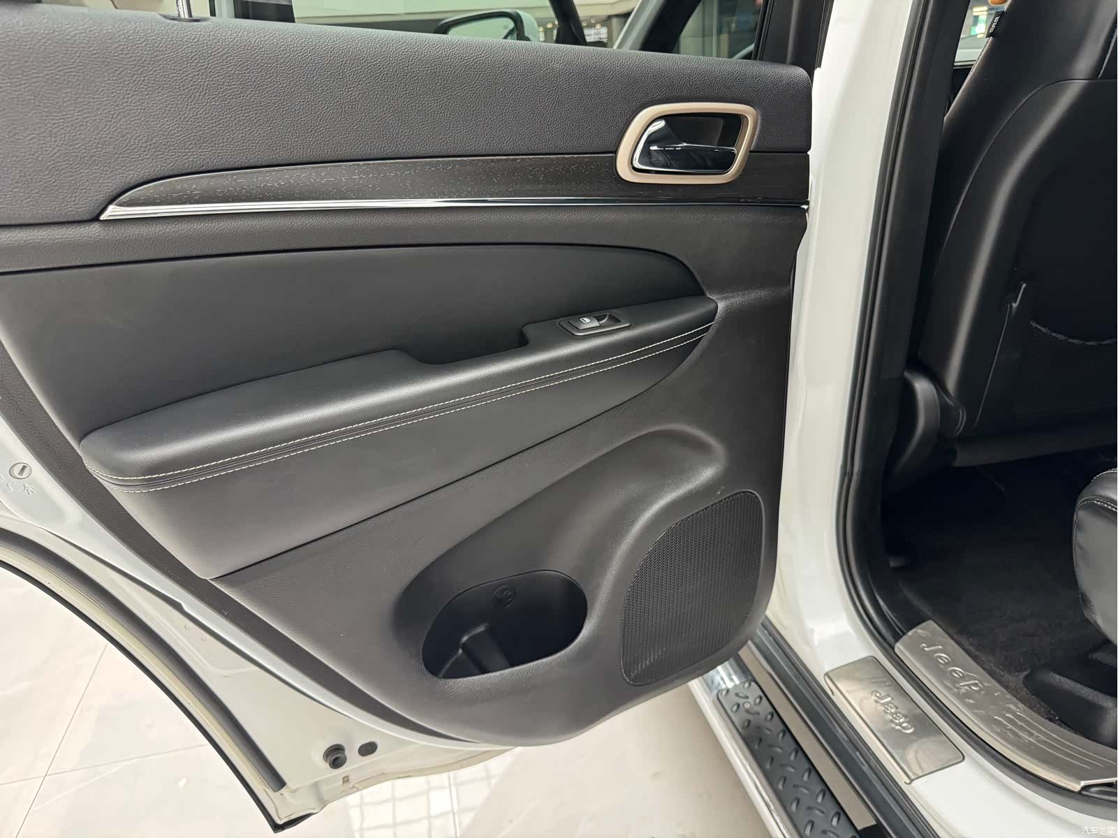 Jeep Grand Cherokee, 2016 10